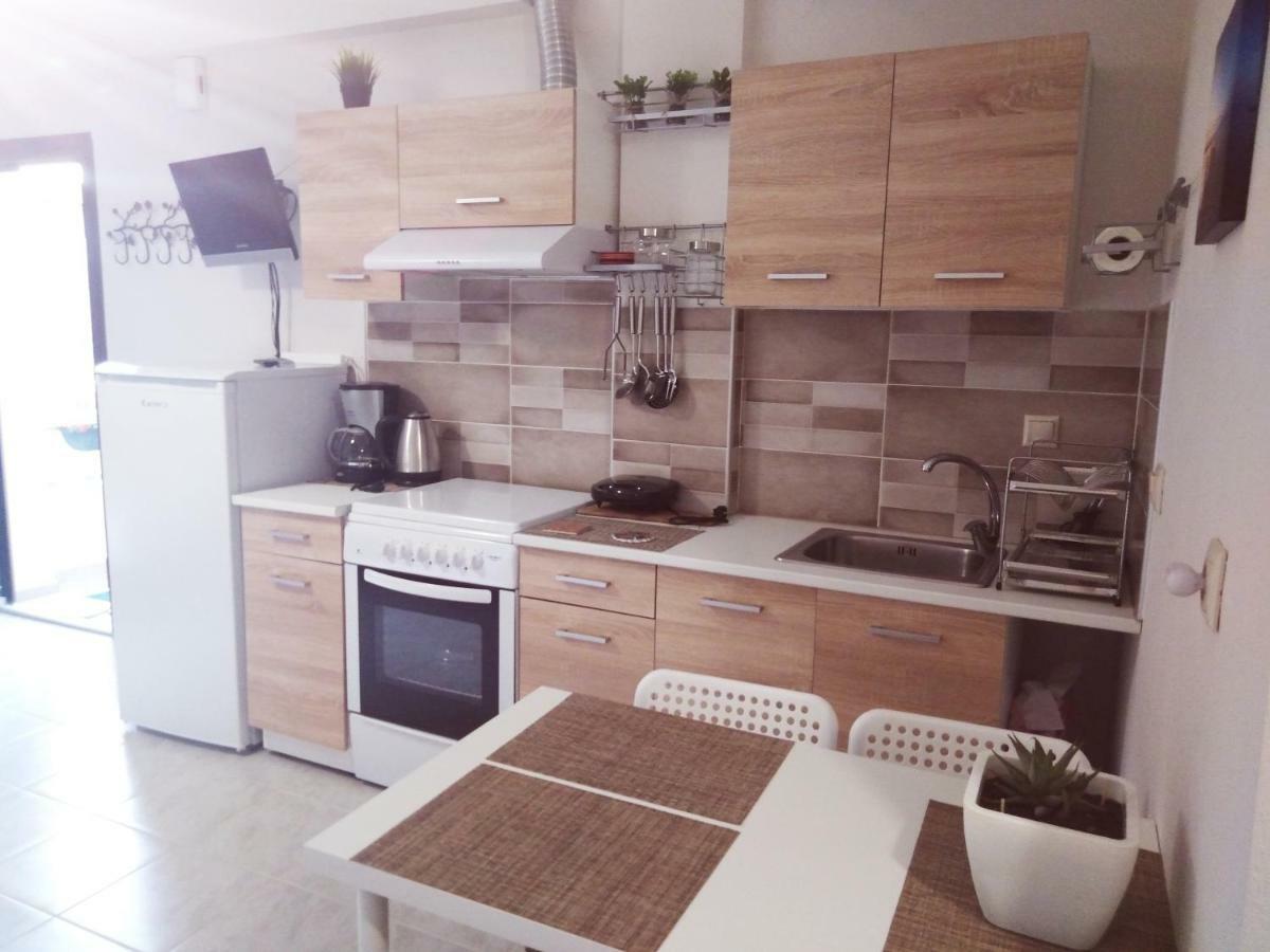 Athos Mare Studio Apartment Ierissós Ngoại thất bức ảnh