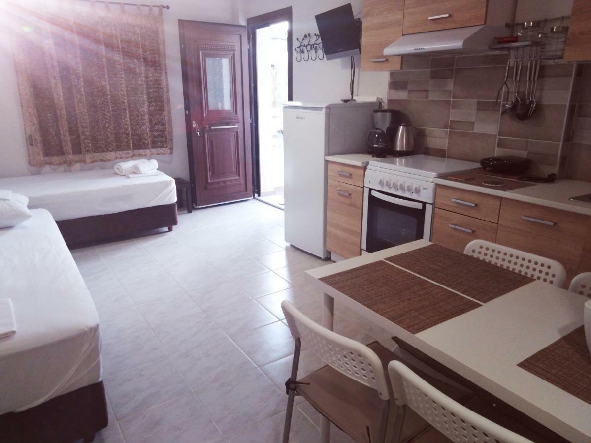 Athos Mare Studio Apartment Ierissós Ngoại thất bức ảnh